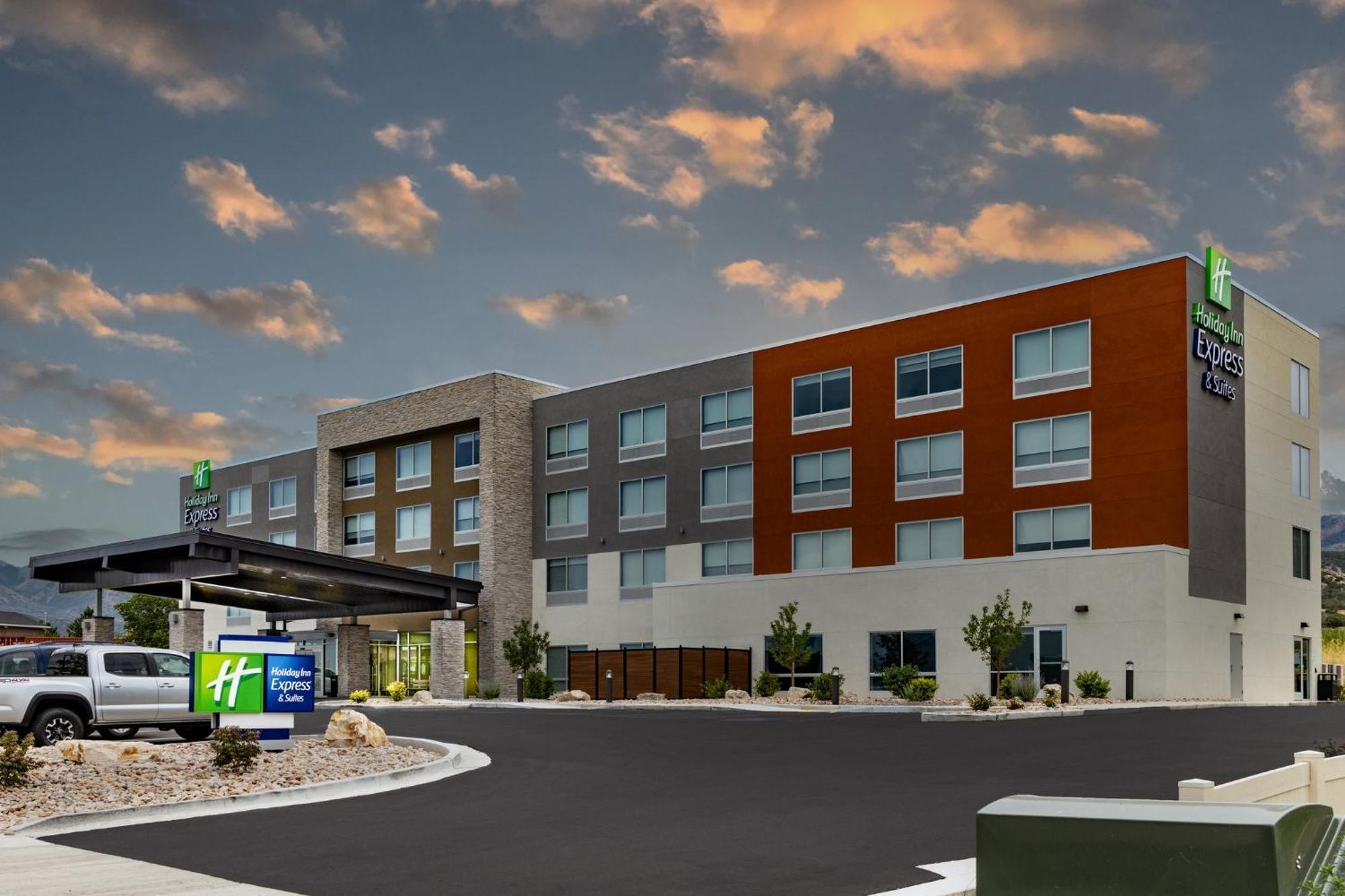Holiday Inn Express & Suites - Nephi By Ihg Exterior foto